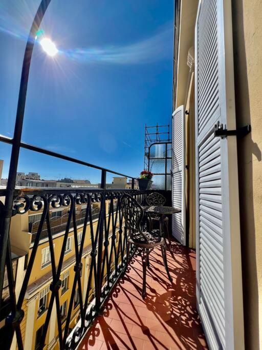 Apartamento Dezy'S House Niza Exterior foto